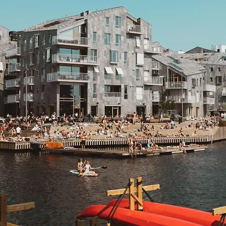 Modern 2bed Sea View @ Barcode Apartment