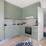Modern 2bed Sea View @ Barcode *