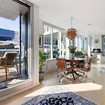 Modern 2bed Sea View @ Barcode *