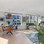 Modern 2bed Sea View @ Barcode Apartmán *